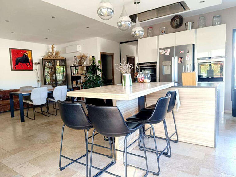 House Eyguières - 4 bedrooms