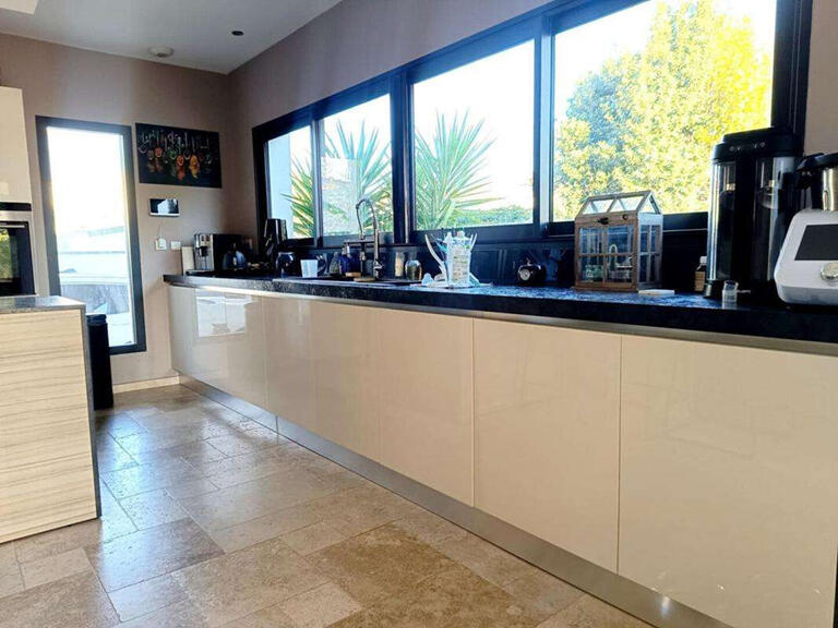 House Eyguières - 4 bedrooms
