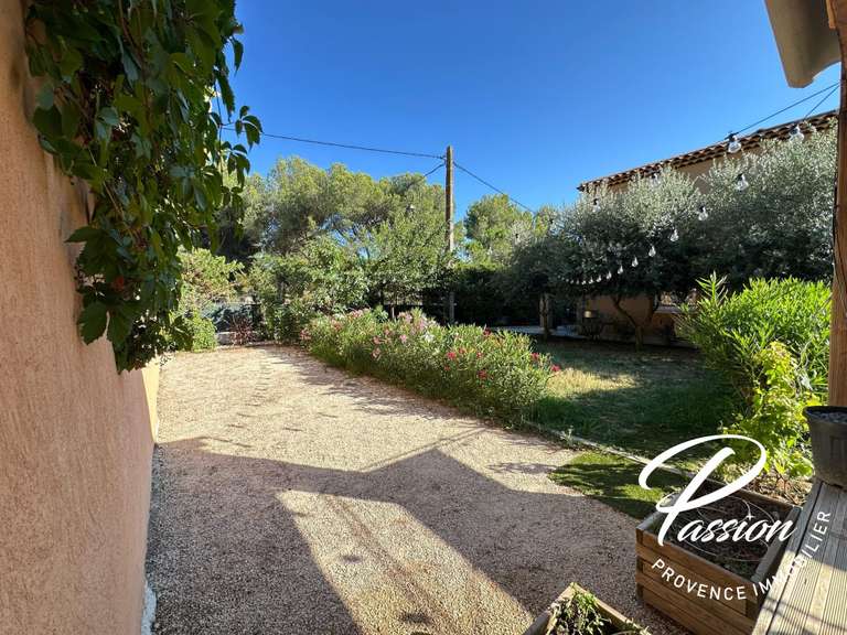 Maison Eyguières - 6 chambres - 242m²