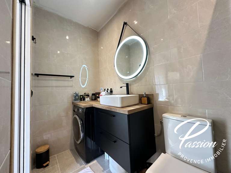 Maison Eyguières - 6 chambres - 242m²