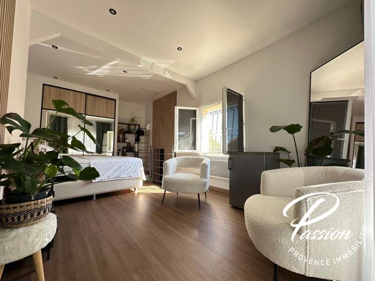Maison Eyguières - 6 chambres - 242m²