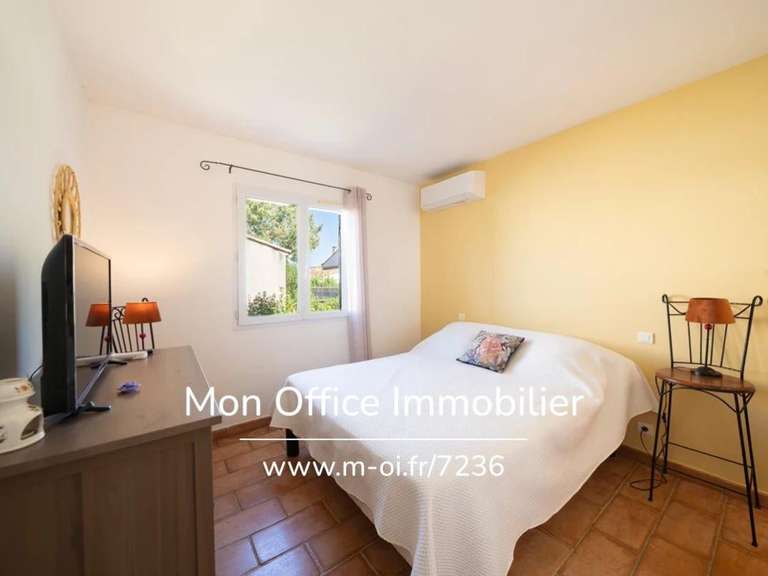Maison Eyguières - 5 chambres - 148m²