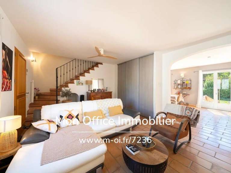 Maison Eyguières - 5 chambres - 148m²