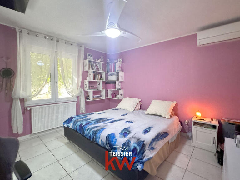 Villa Eyguières - 4 bedrooms - 167m²