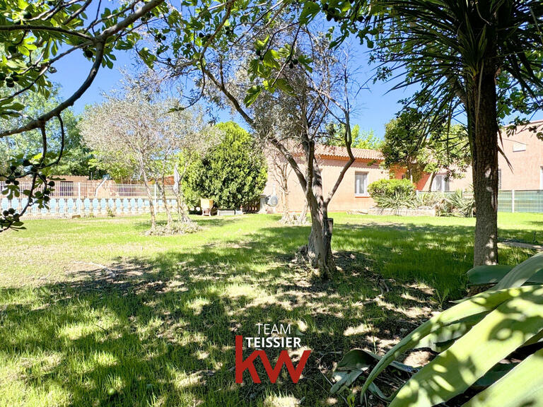 Villa Eyguières - 4 bedrooms - 167m²