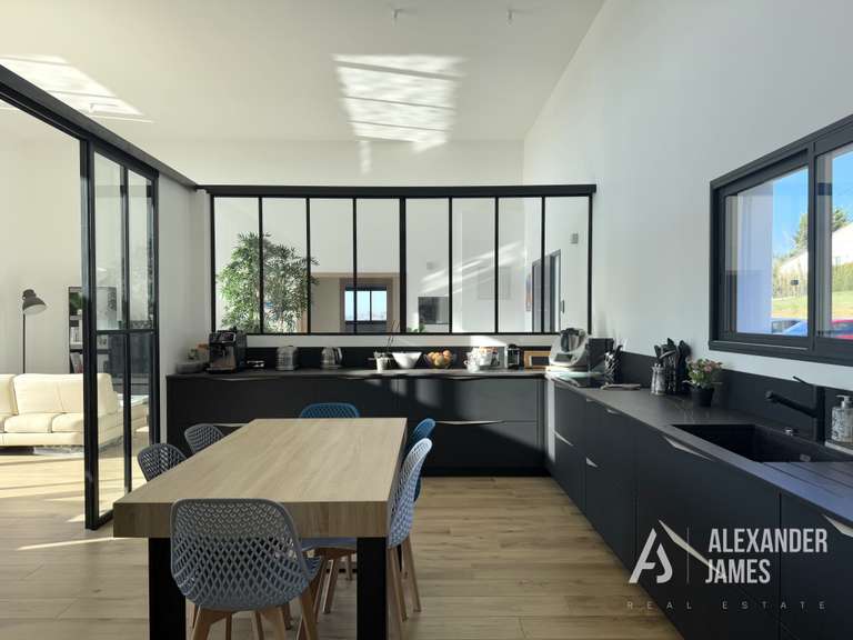 House Eymet - 5 bedrooms - 219m²