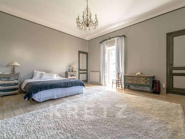 Château Eynesse - 24 chambres - 1300m²