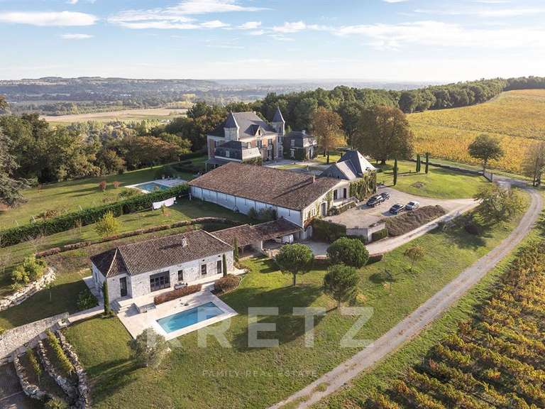 Château Eynesse - 24 chambres - 1300m²