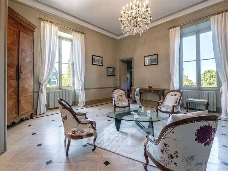 Château Eynesse - 24 chambres - 1300m²