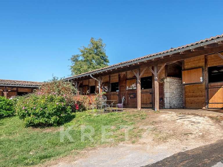 Château Eynesse - 24 chambres - 1300m²