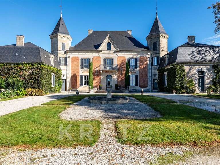 Château Eynesse - 24 chambres - 1300m²