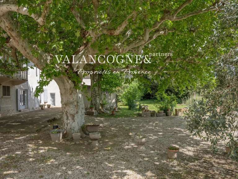 Maison Eyragues - 13 chambres - 695m²