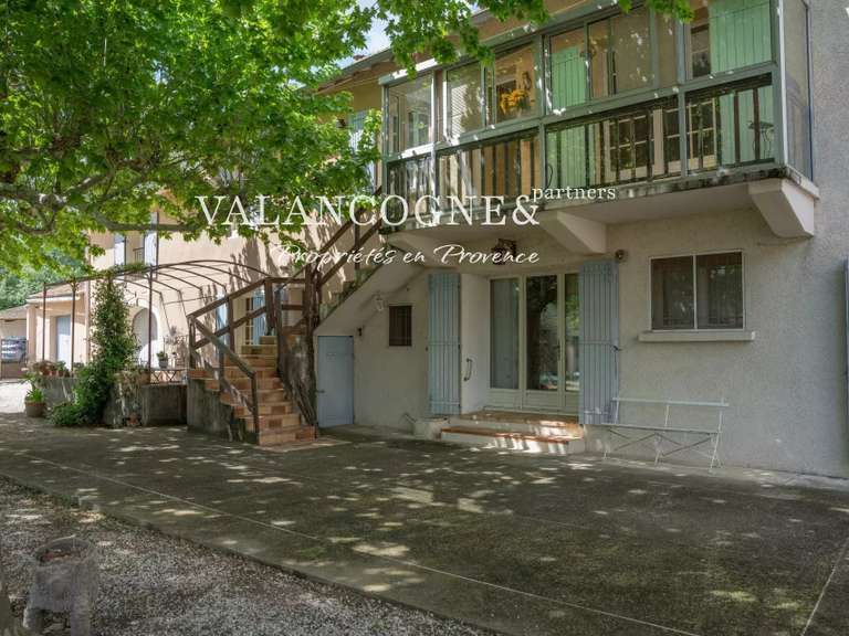 Maison Eyragues - 13 chambres - 695m²