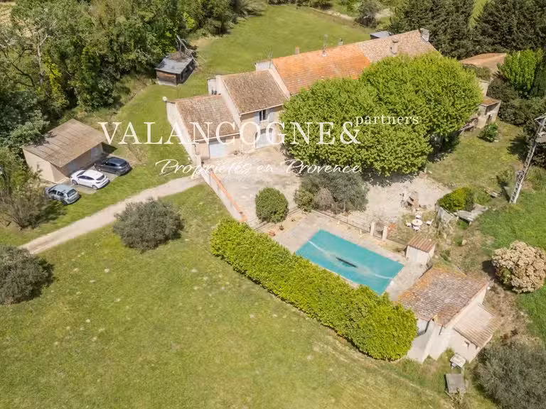 Maison Eyragues - 13 chambres - 695m²