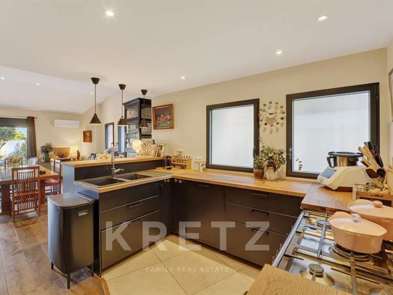 Maison Eyragues - 5 chambres - 211m²