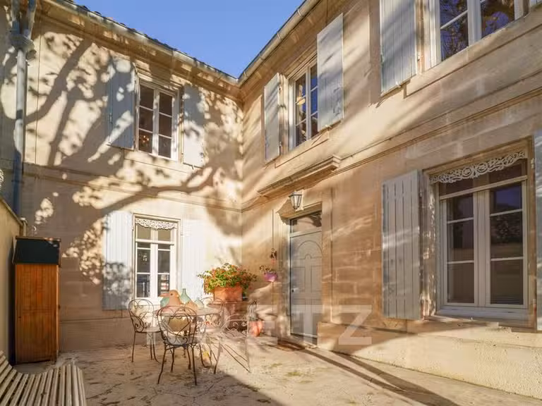 Maison Eyragues - 5 chambres - 211m²