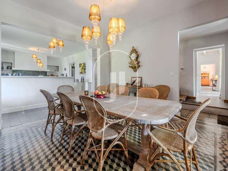 House Eyragues - 6 bedrooms - 320m²