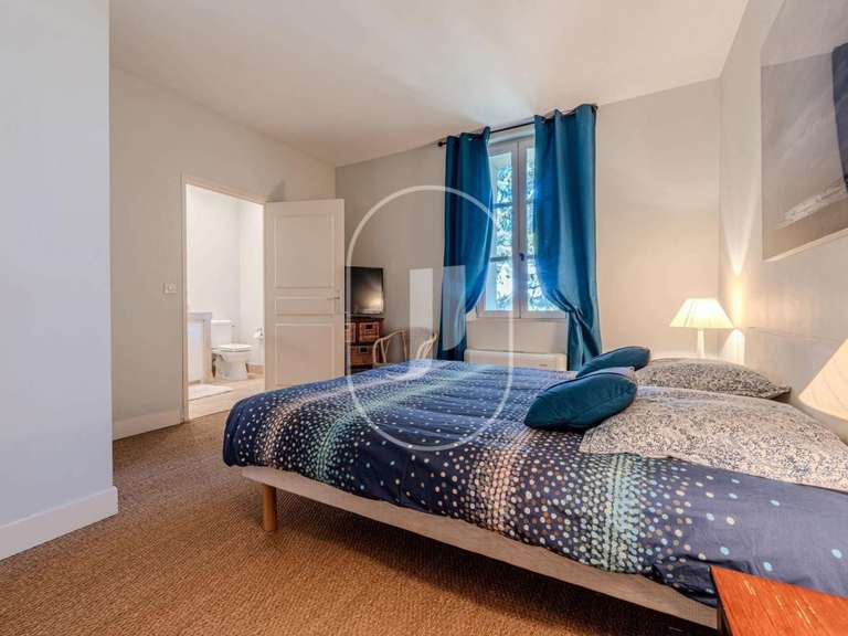 House Eyragues - 6 bedrooms - 320m²