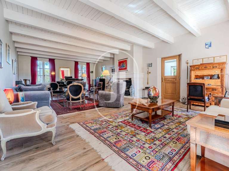 House Eyragues - 6 bedrooms - 320m²