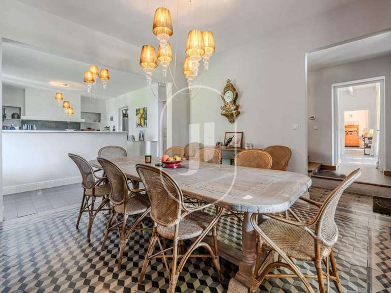 Maison Eyragues - 6 chambres - 320m²