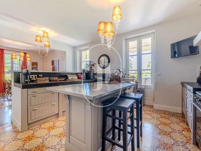Maison Eyragues - 6 chambres - 320m²