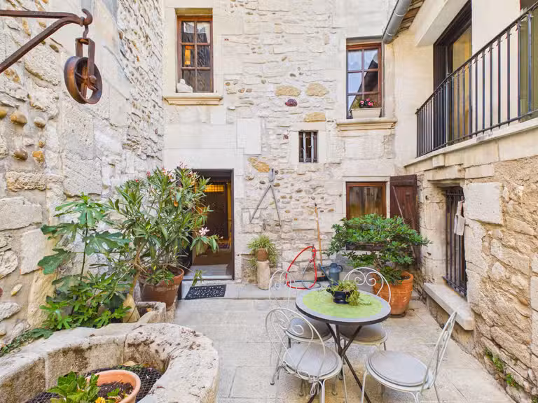 Maison Eyragues - 5 chambres - 268m²
