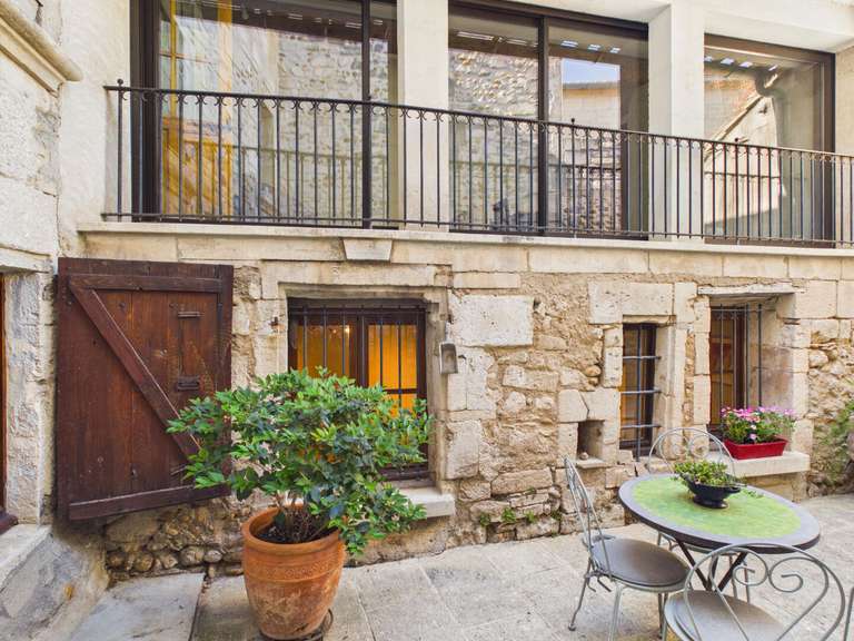 House Eyragues - 5 bedrooms - 268m²