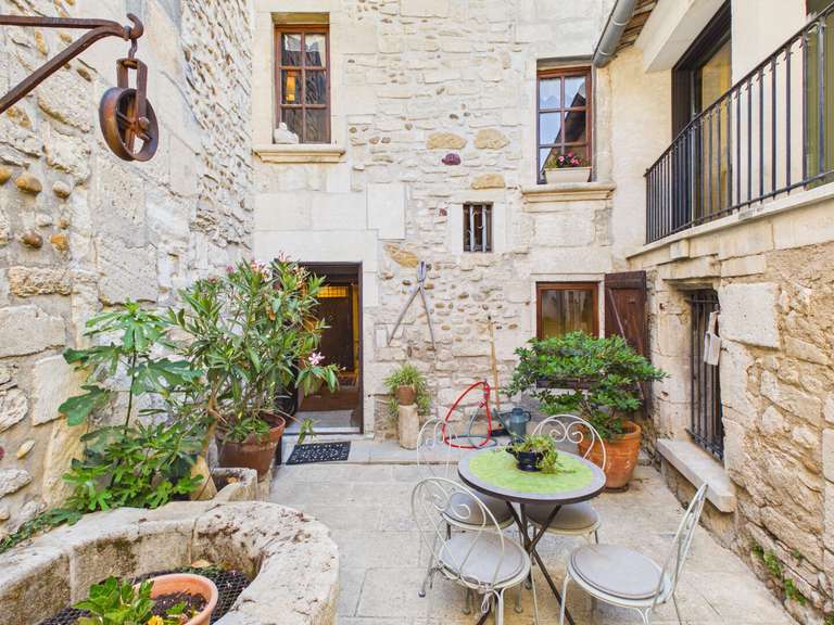 House Eyragues - 5 bedrooms - 268m²