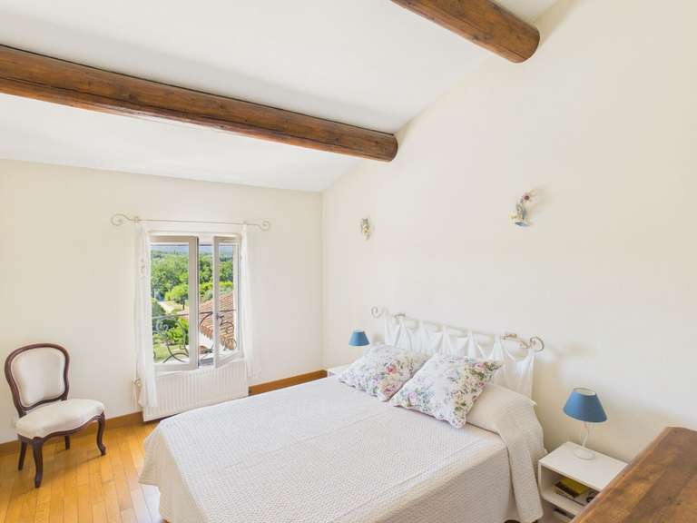 House Eyragues - 4 bedrooms - 233m²