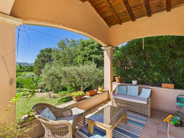 House Eyragues - 4 bedrooms - 233m²