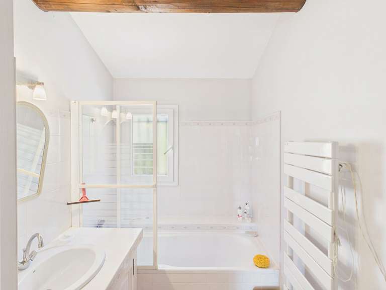 House Eyragues - 4 bedrooms - 233m²