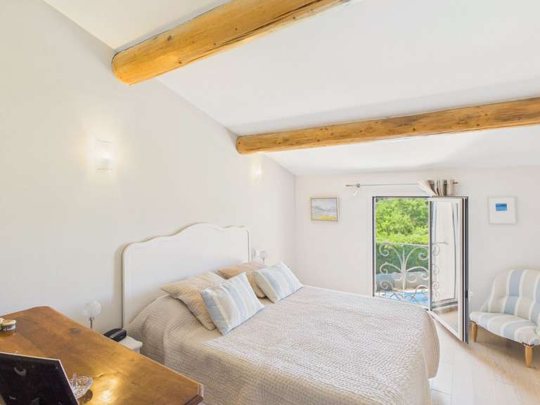 House Eyragues - 4 bedrooms - 233m²