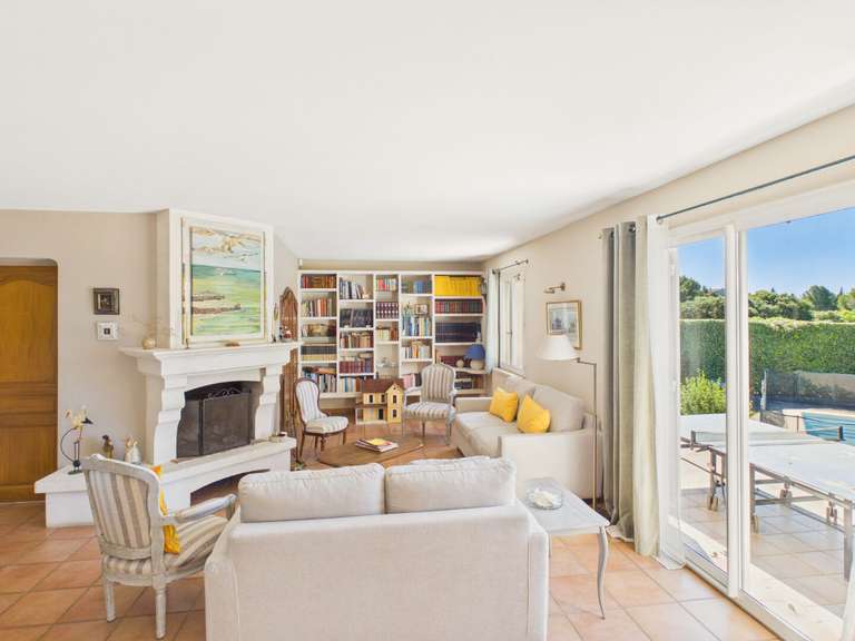 House Eyragues - 4 bedrooms - 233m²