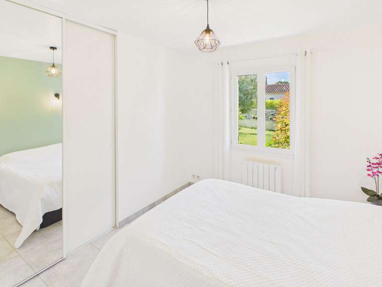 House Eyragues - 3 bedrooms - 138m²