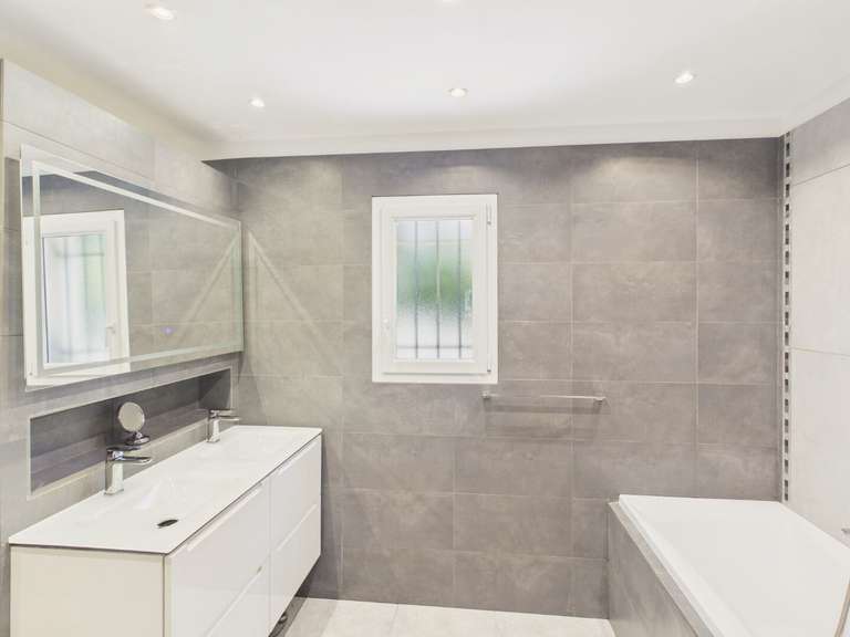 House Eyragues - 3 bedrooms - 138m²