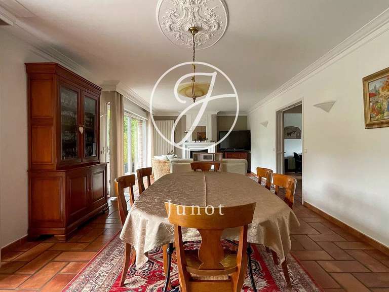 Maison Faches-Thumesnil - 4 chambres - 161m²