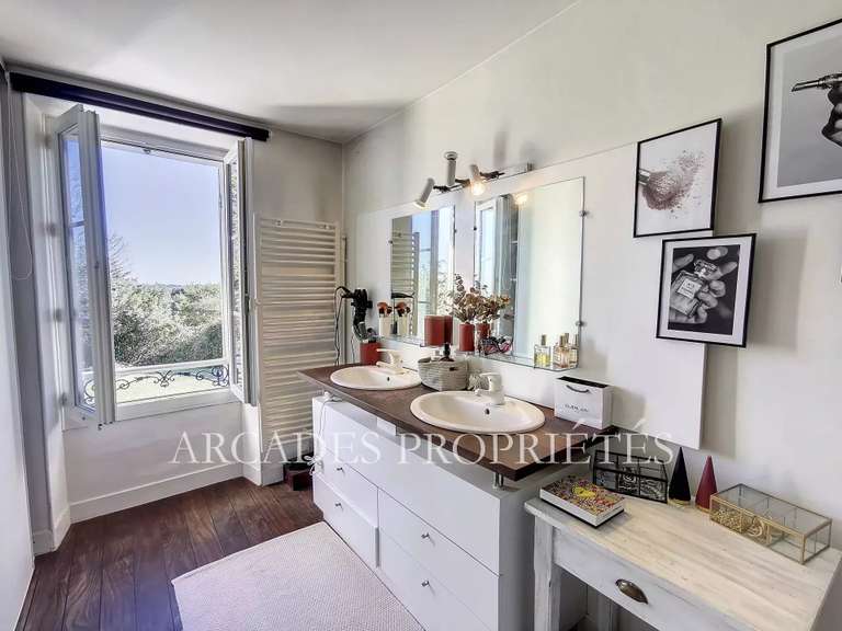 Maison Fargues-Saint-Hilaire - 3 chambres - 163m²