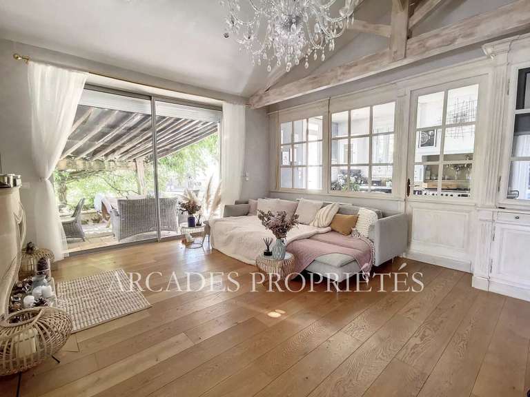 Maison Fargues-Saint-Hilaire - 3 chambres - 163m²