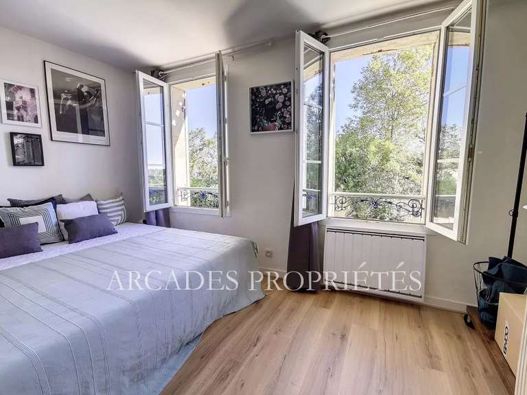 Maison Fargues-Saint-Hilaire - 3 chambres - 163m²