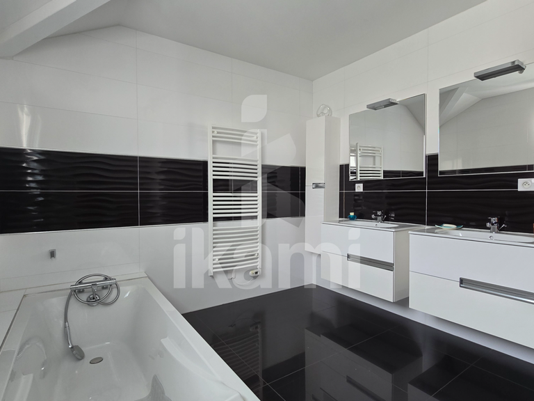 Maison Faverges-Seythenex - 4 chambres - 156m²