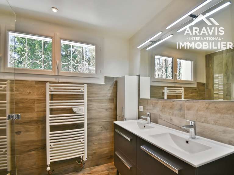 House Faverges-Seythenex - 5 bedrooms - 145m²