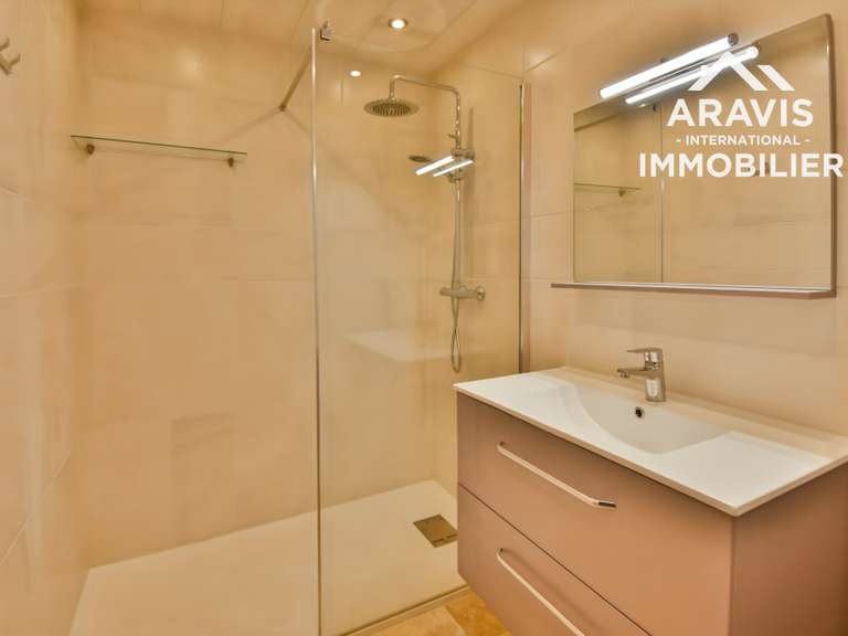 Maison Faverges-Seythenex - 6 chambres - 393m²