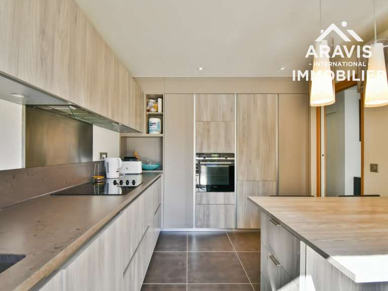 Maison Faverges-Seythenex - 5 chambres - 145m²