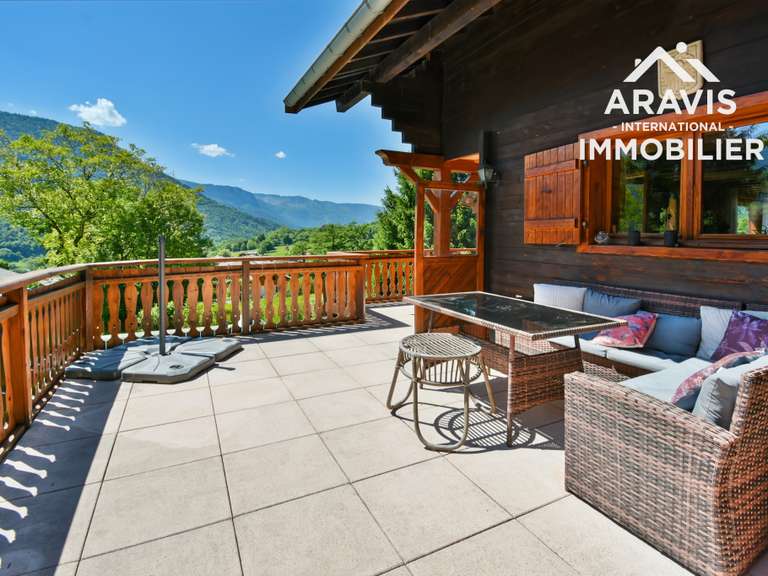 Maison Faverges-Seythenex - 4 chambres - 199m²