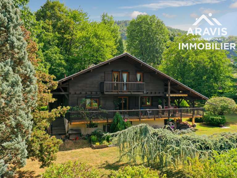 Maison Faverges-Seythenex - 4 chambres - 195m²