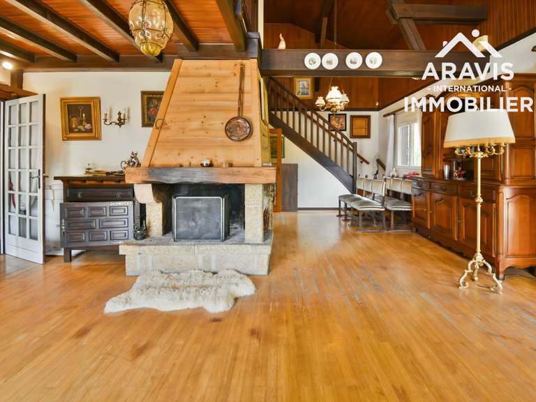 Maison Faverges-Seythenex - 4 chambres - 195m²