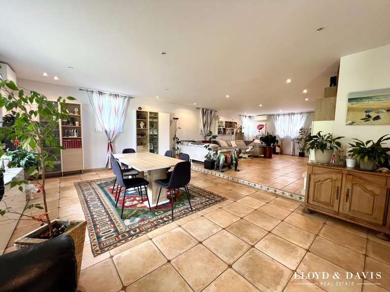 Maison Fayence - 4 chambres - 204m²