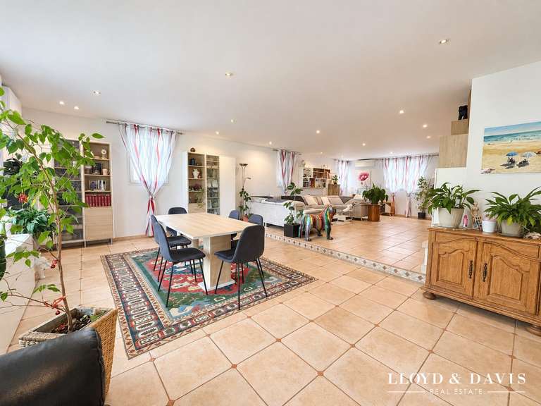 Maison Fayence - 4 chambres - 204m²