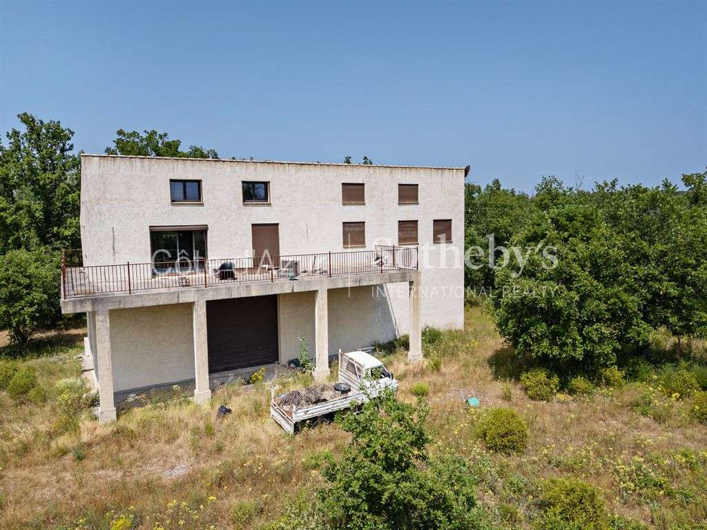 Terrain Fayence