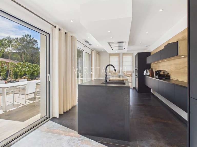Villa Fayence - 4 bedrooms - 203m²